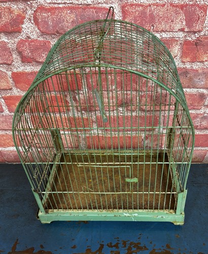 Vintage green wire show carry - vintage,